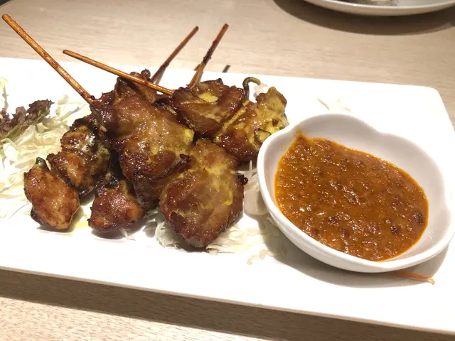 炭燒泰式串燒(雞肉/豬肉)(4串)