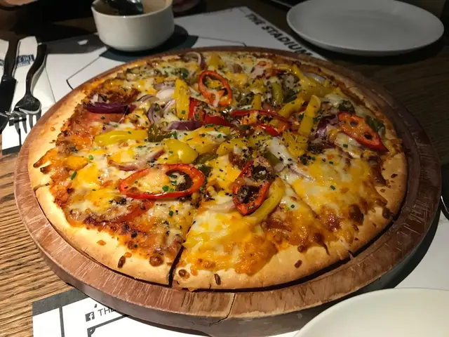 特辣肉腸至尊薄餅