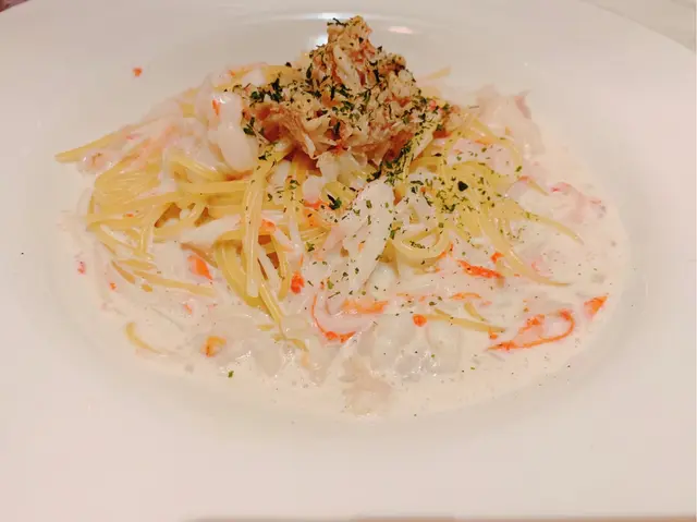 蒜香忌廉汁蟹肉及龍蝦肉意粉