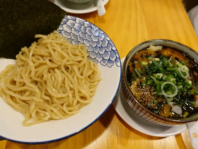 黑蒜油豚骨沾麵