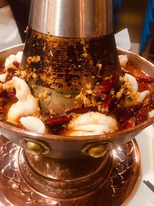 这道菜的鱼是龙利鱼,不推荐,可以试试水煮牛肉。