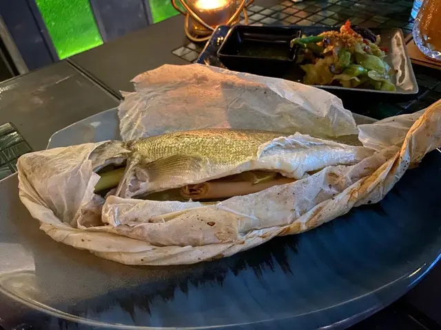 紙包香茅焗鱸魚