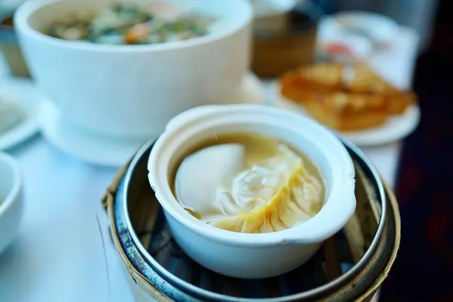 高湯灌湯餃