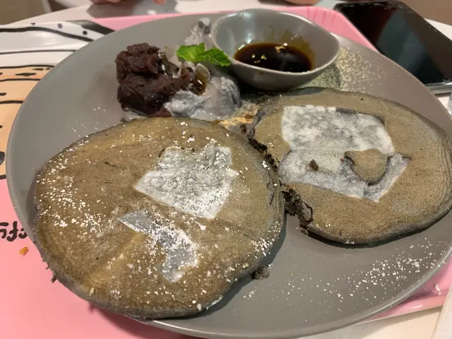 揭開的班戟竟然是這樣，會否太嚇人？