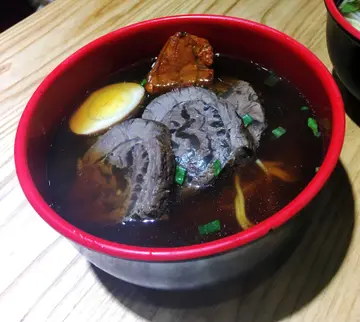 招牌紅燒牛肉麵