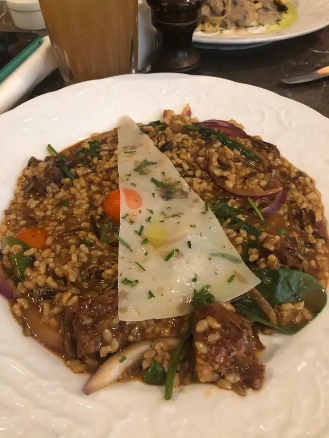 紅酒燴牛尾有機糙米飯