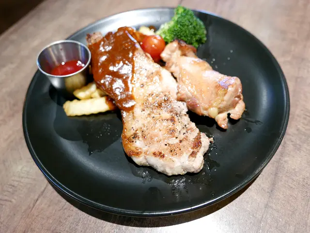  鹿兒島黑豚西冷配北海道檸檬海鹽烤雞薯菜