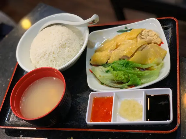 招牌去骨雞飯