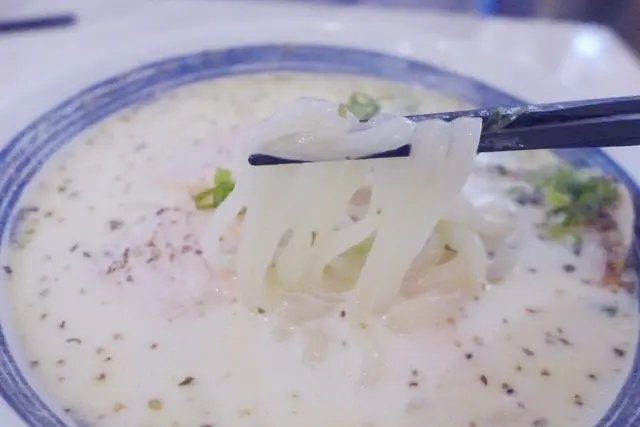 黑松露忌廉海鮮烏冬