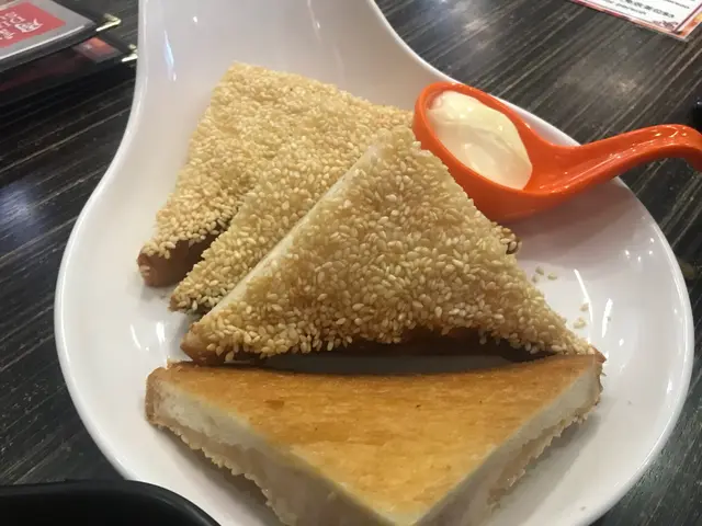 芝麻蝦多士