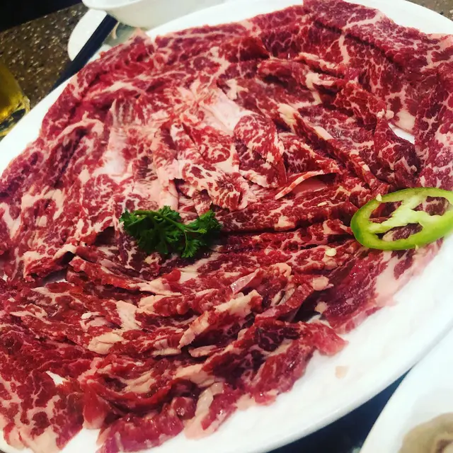 新鮮份量夠多,價錢適中。切出黎每一塊都剛剛好,唔會太薄亦唔會太厚👍🏻