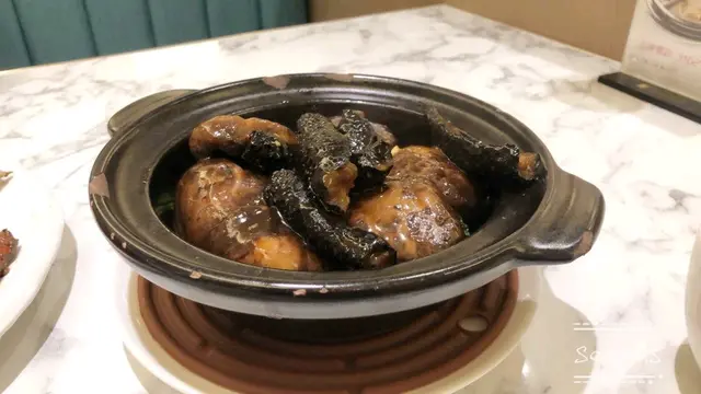 砂煲花菇西蘭花扣海參