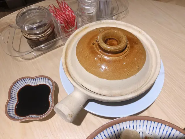 土魷肉餅煲仔飯