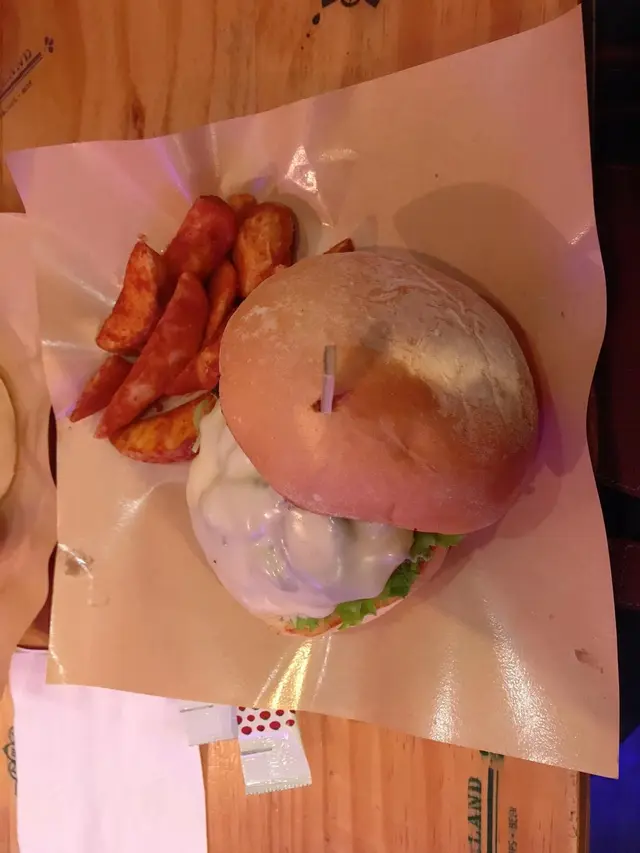 貝羅菇雙重芝士牛堡