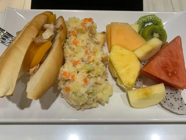 花果園沙律拼煙肉西芹薯仔沙律