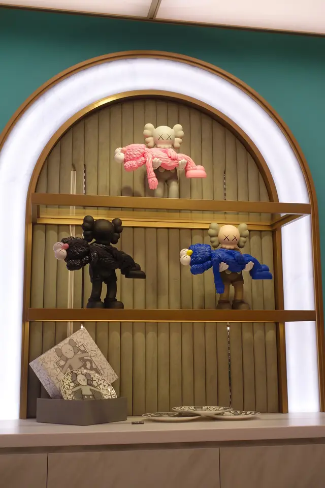 KAWS 裝飾及其產品可出售