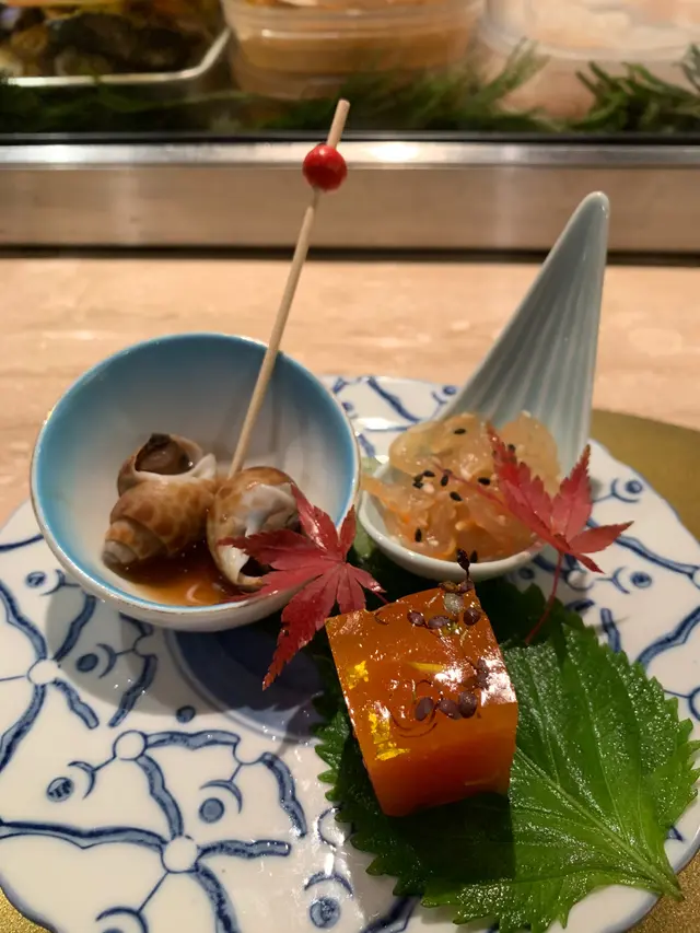 日本番茄啫喱、汁煮螺、海蜇