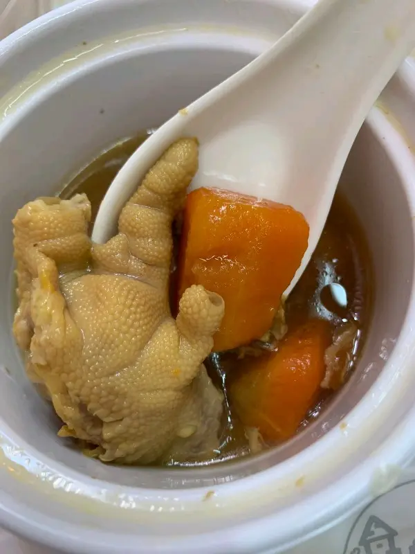 蟲草花冬菇煲雞