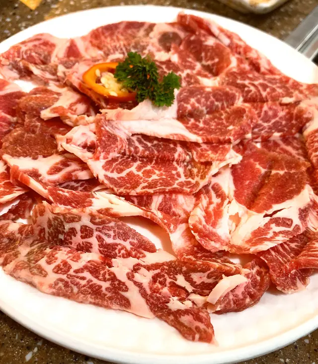 手切新鮮肥牛
