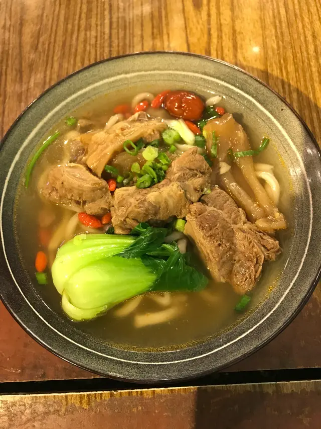清燉半筋半肉麵