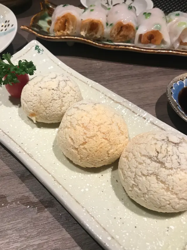 個皮做得好鬆，焗得時間啱啱好，好食