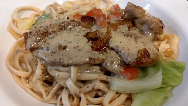 雞扒麻醬撈茄麵