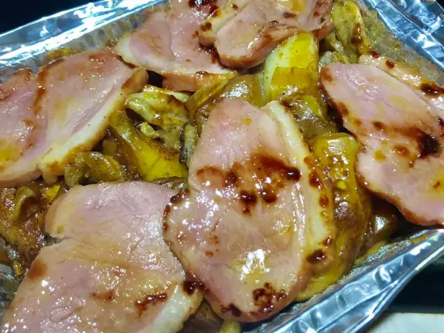 雞絲煙鴨胸咖哩汁炒腸粉