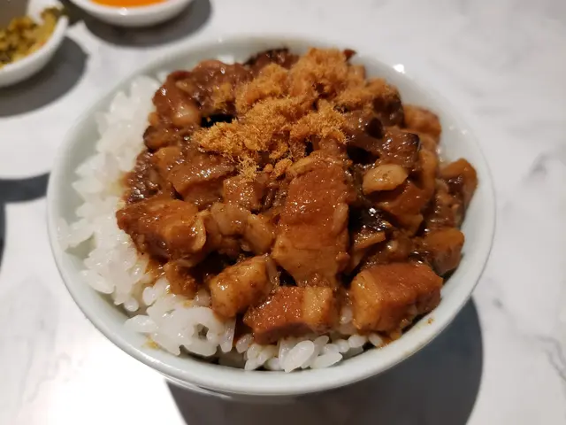 魯肉飯 