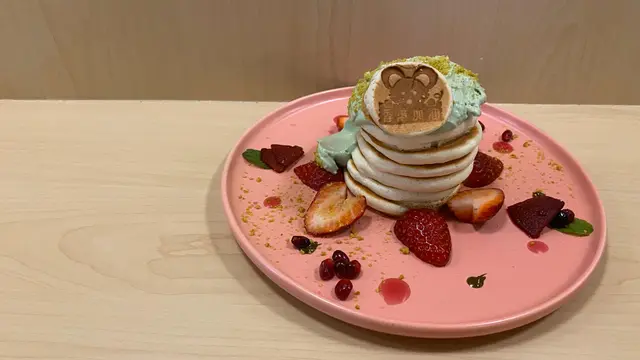 開心果蜜桃pancake