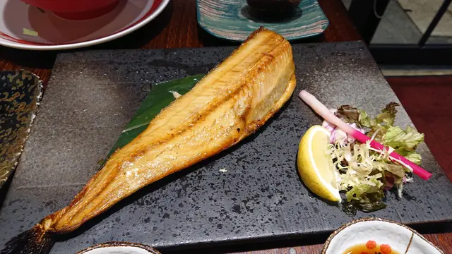 鯖魚一夜干（半條）