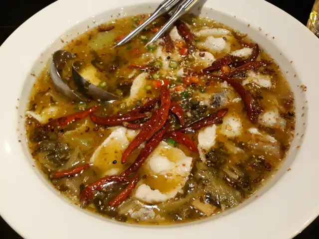 人見人愛酸菜魚