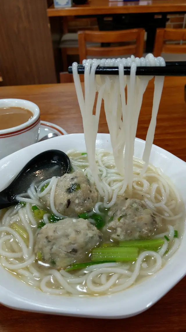 米線口感煙韌又滑溜