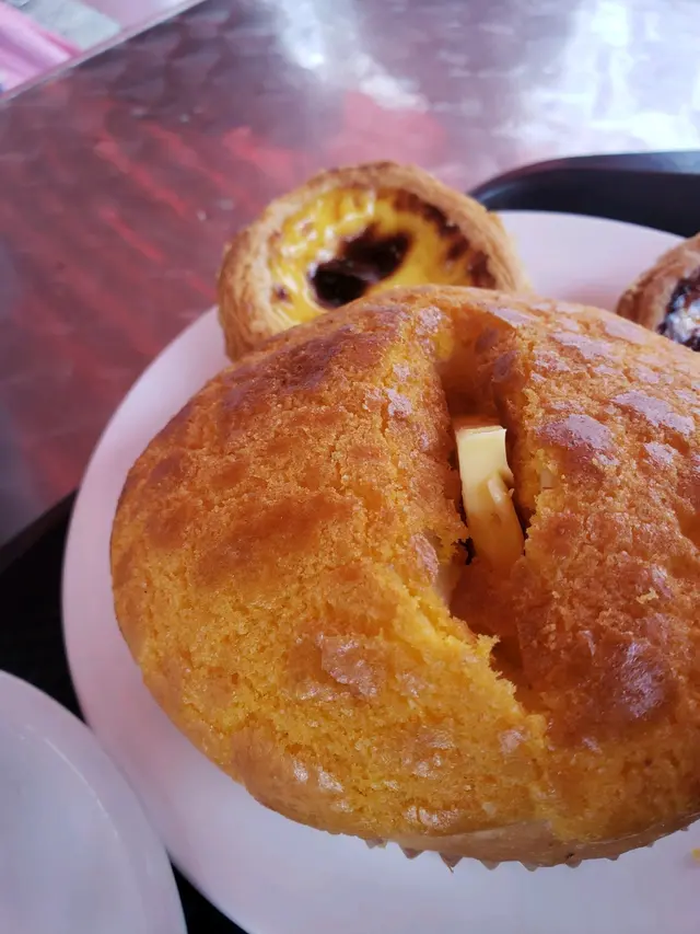 新鮮出爐的菠蘿油