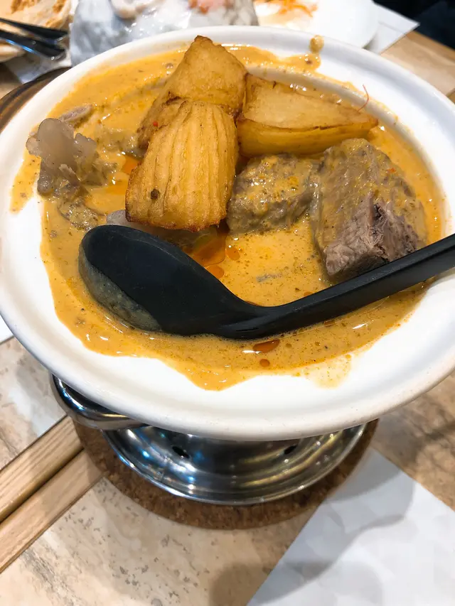 咖哩牛腩