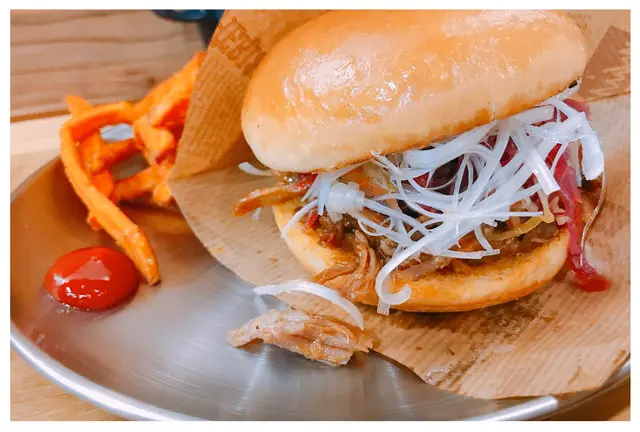 煙燻手撕豬肉漢堡