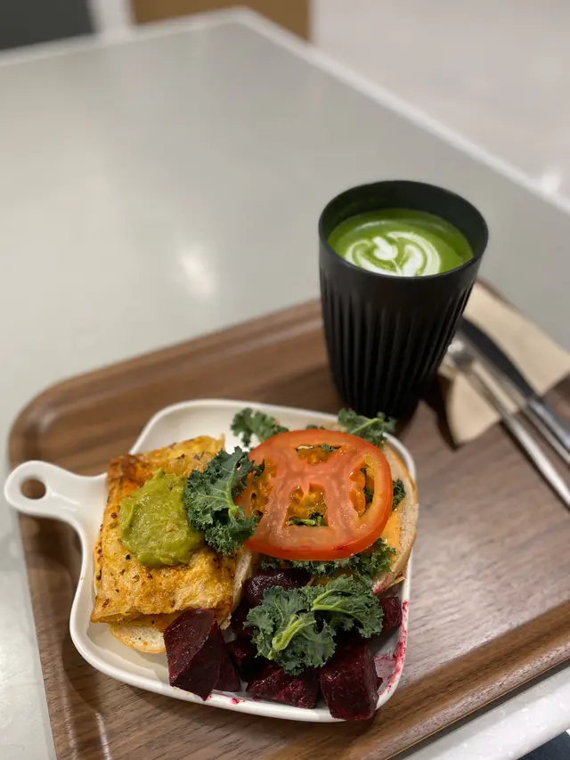 純素牛油果素雞漢堡