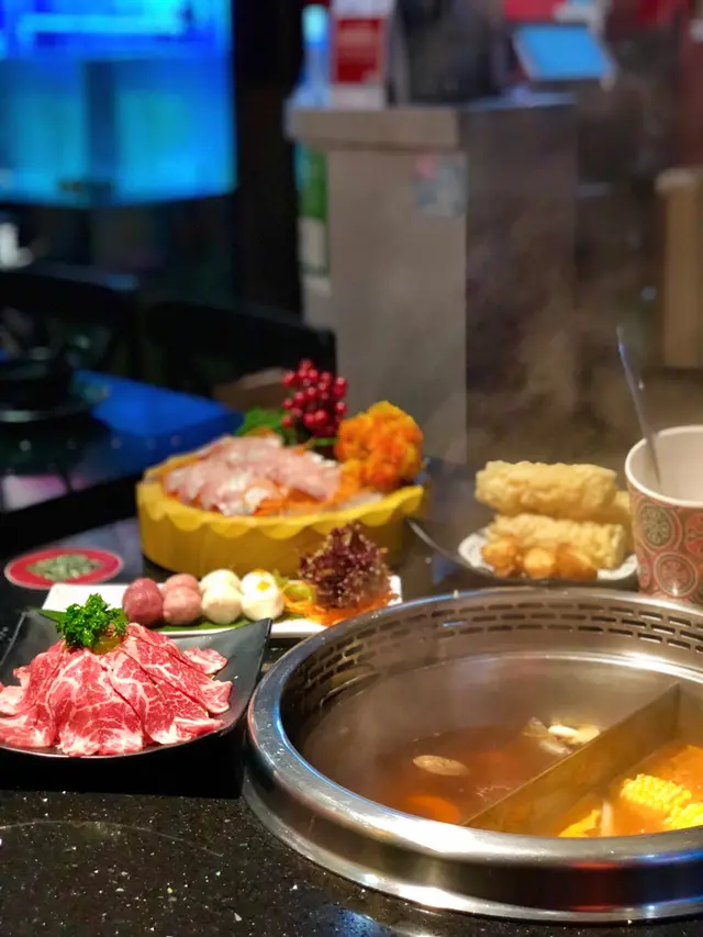 98國寶茶什菌湯（素） 、鮮茄野菜湯鍋（素）