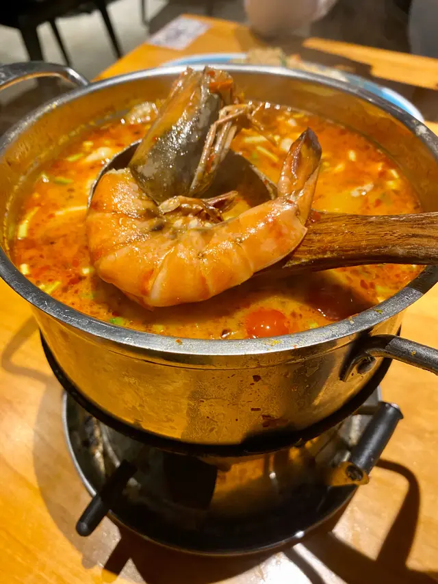 冬蔭原隻大蝦海鮮湯