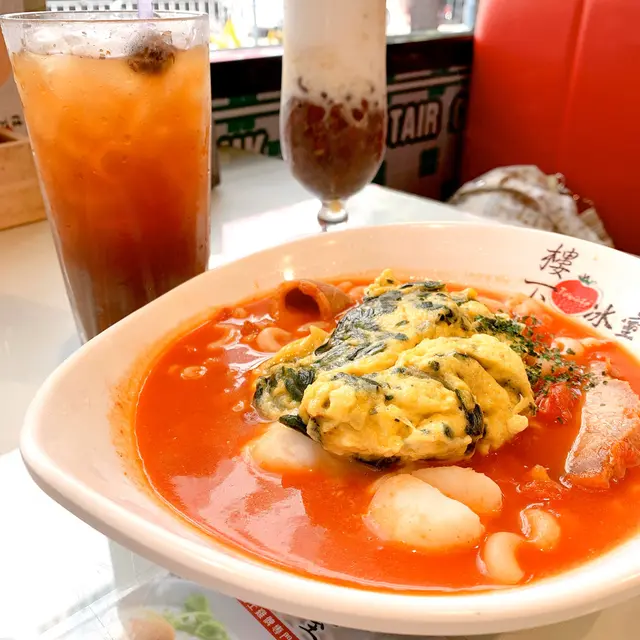 三餸蕃茄濃湯通粉拼牛乳炒蛋