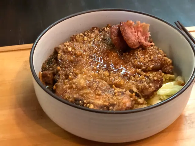 滷排骨便當(另加滷肉)