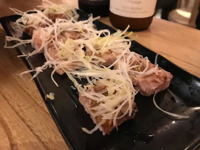 黑豚腩肉同冠軍拉麵一樣用咗麵豉醬調味