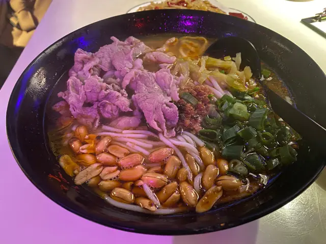 肥牛肉雲南米線