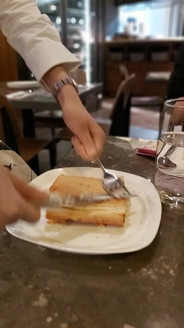 MFG特色蒜蓉包塔