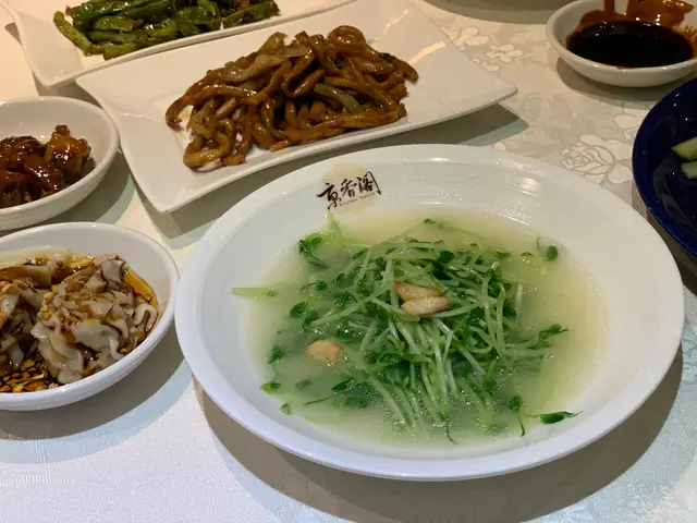 翡翠苗一向都唔便宜, 而家仲要任食,又夠新爽脆!👍🏻