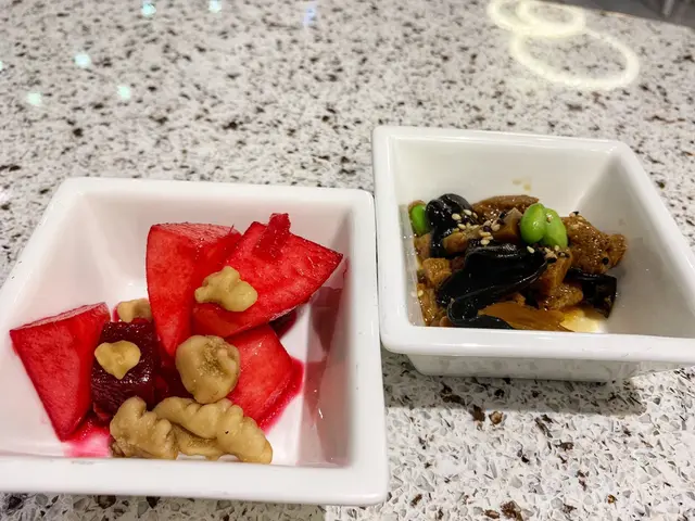 四喜烤夫、柚香紅菜頭蘋果拌合桃