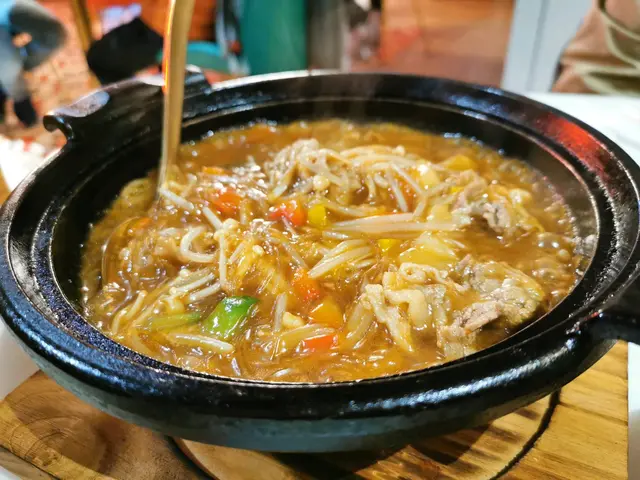 金菇牛肉煲