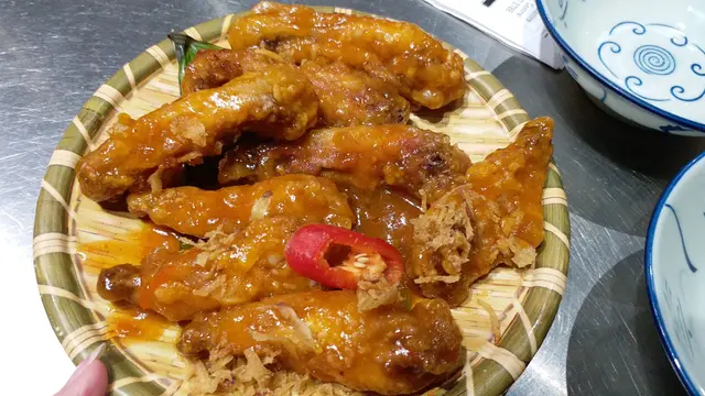 是拉差牛油醬雞翼