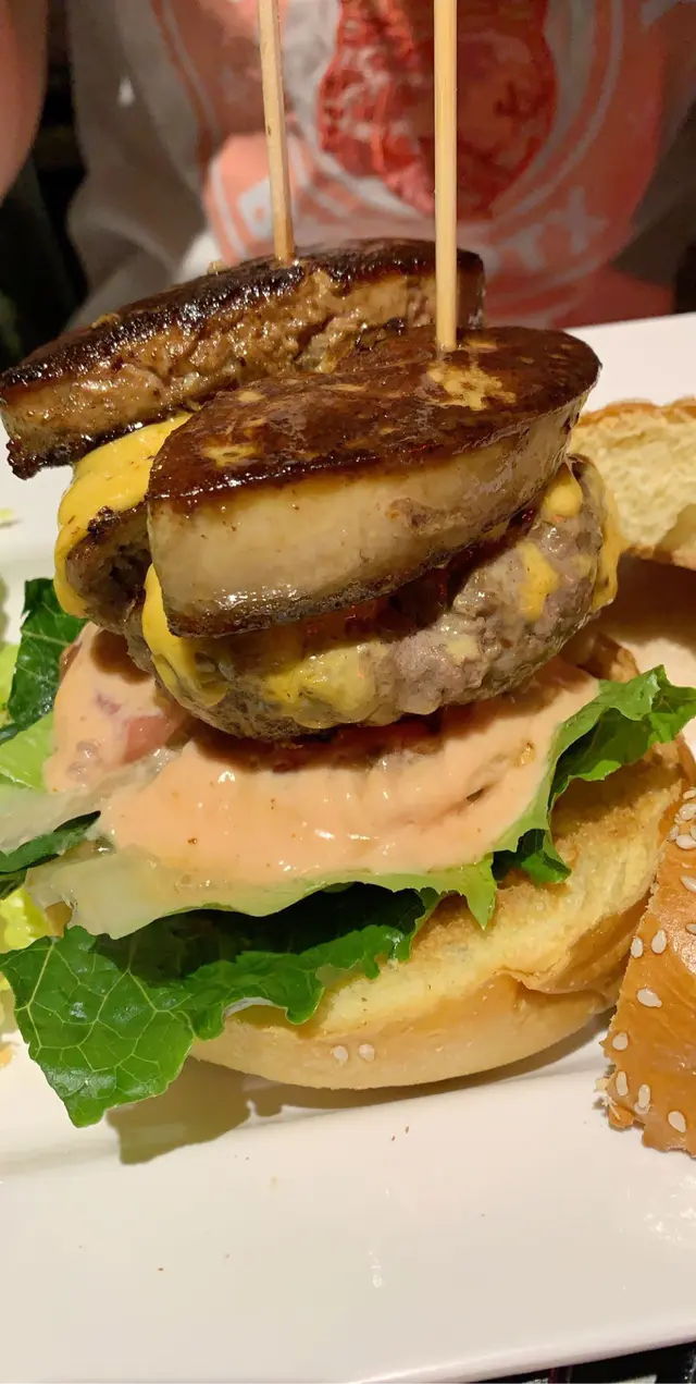 鵝肝牛肉漢堡