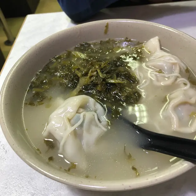 雪菜肉絲水餃麵