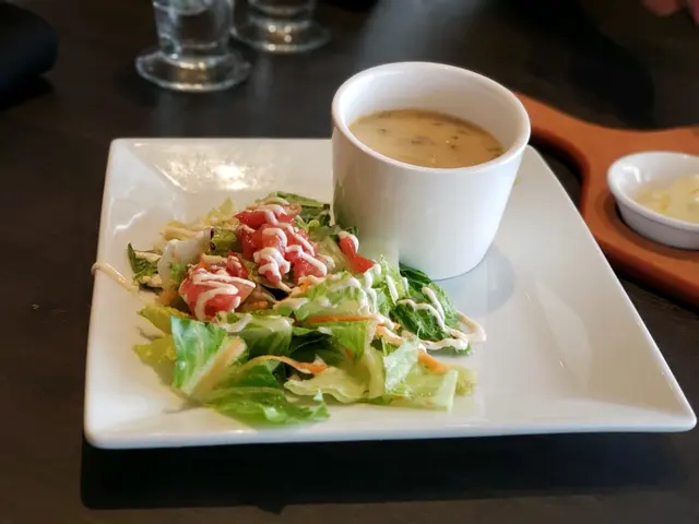 跟餐沙律連餐湯